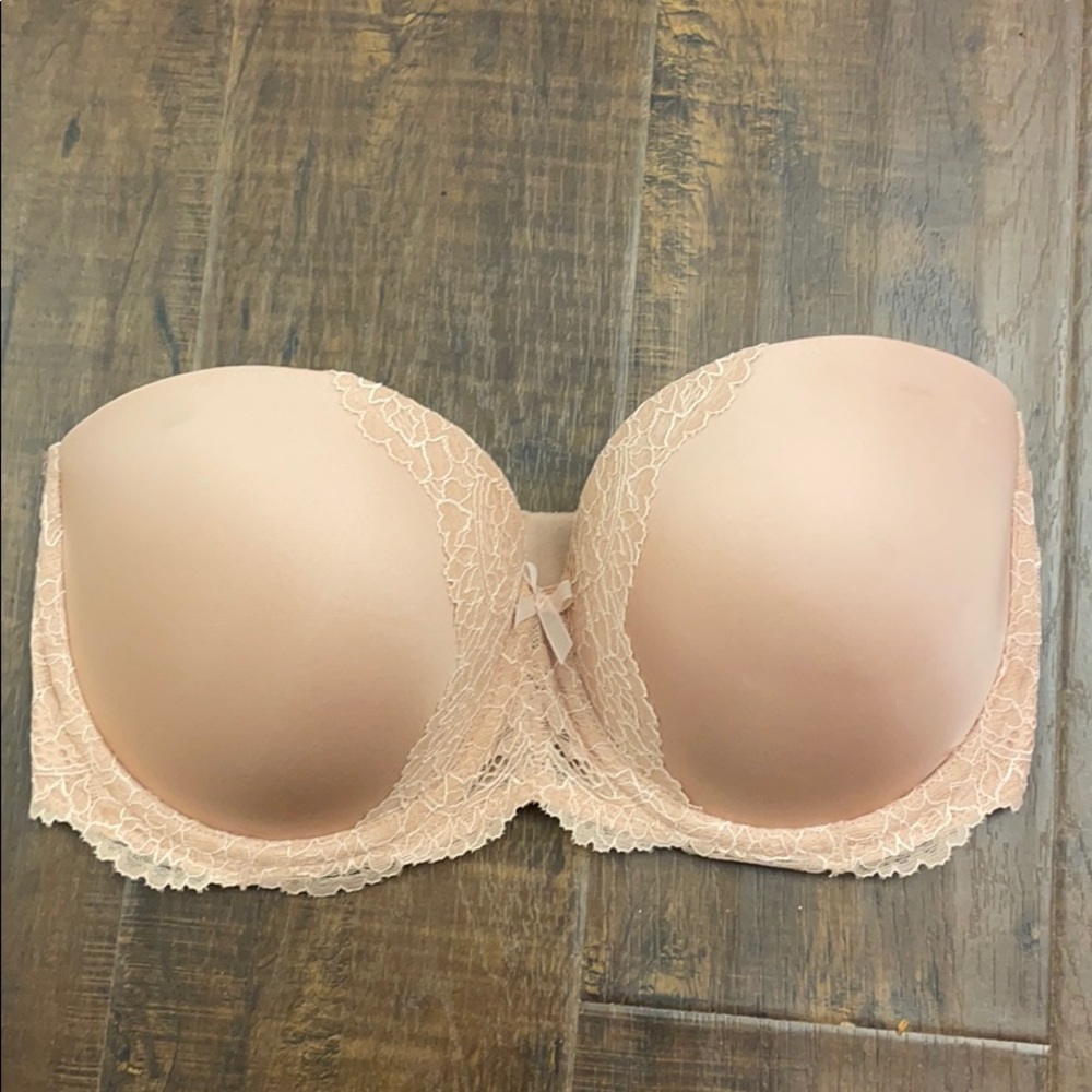 Victoria’s Secret strapless lace bra nude